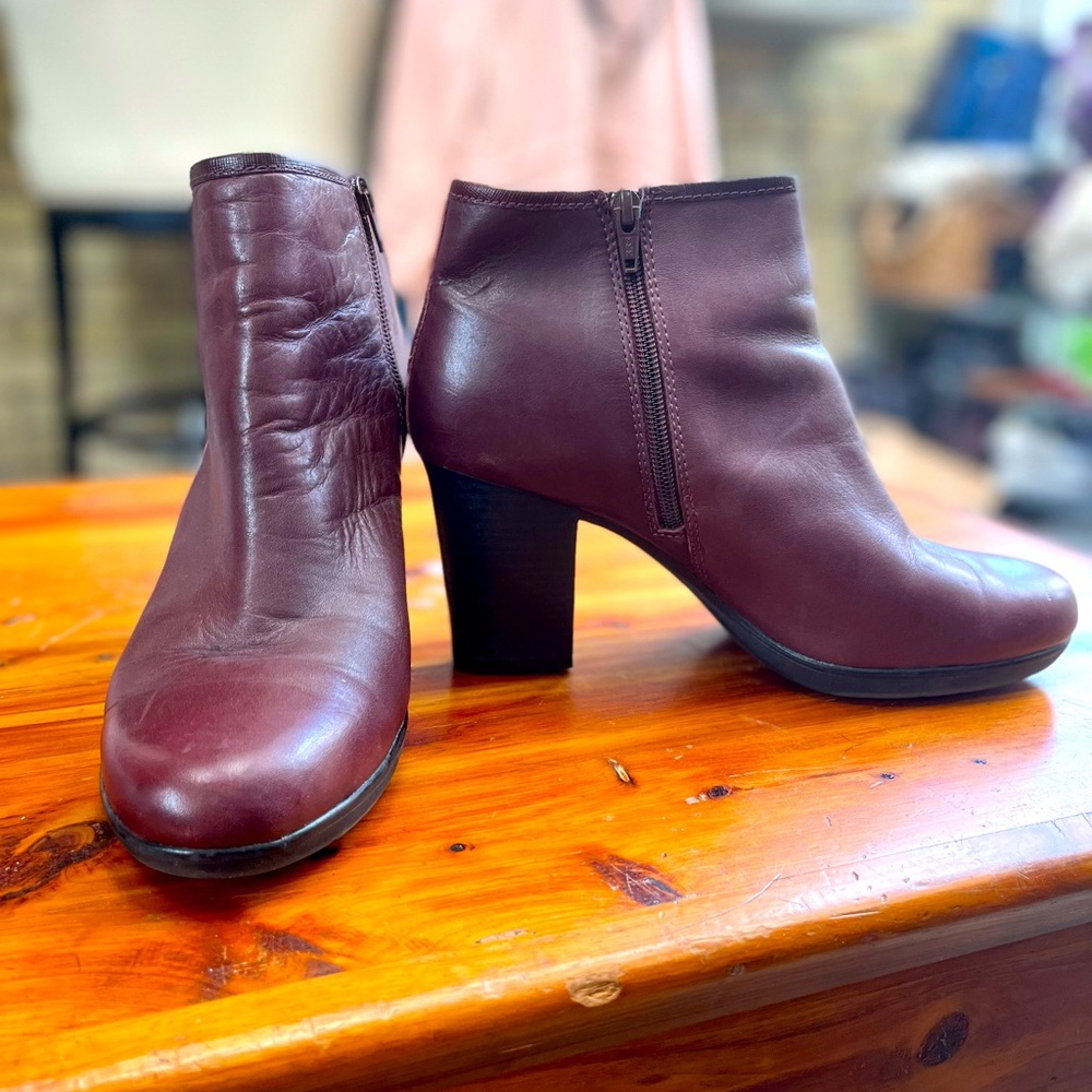 Clarks - burgundy leather boots size 10